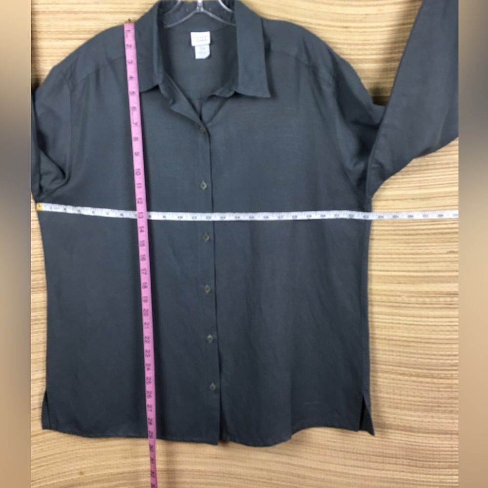 Eileen Fisher Organic Linen Classic Collar Shirt
Easy Fit, Long Length Size L - Picture 12 of 13